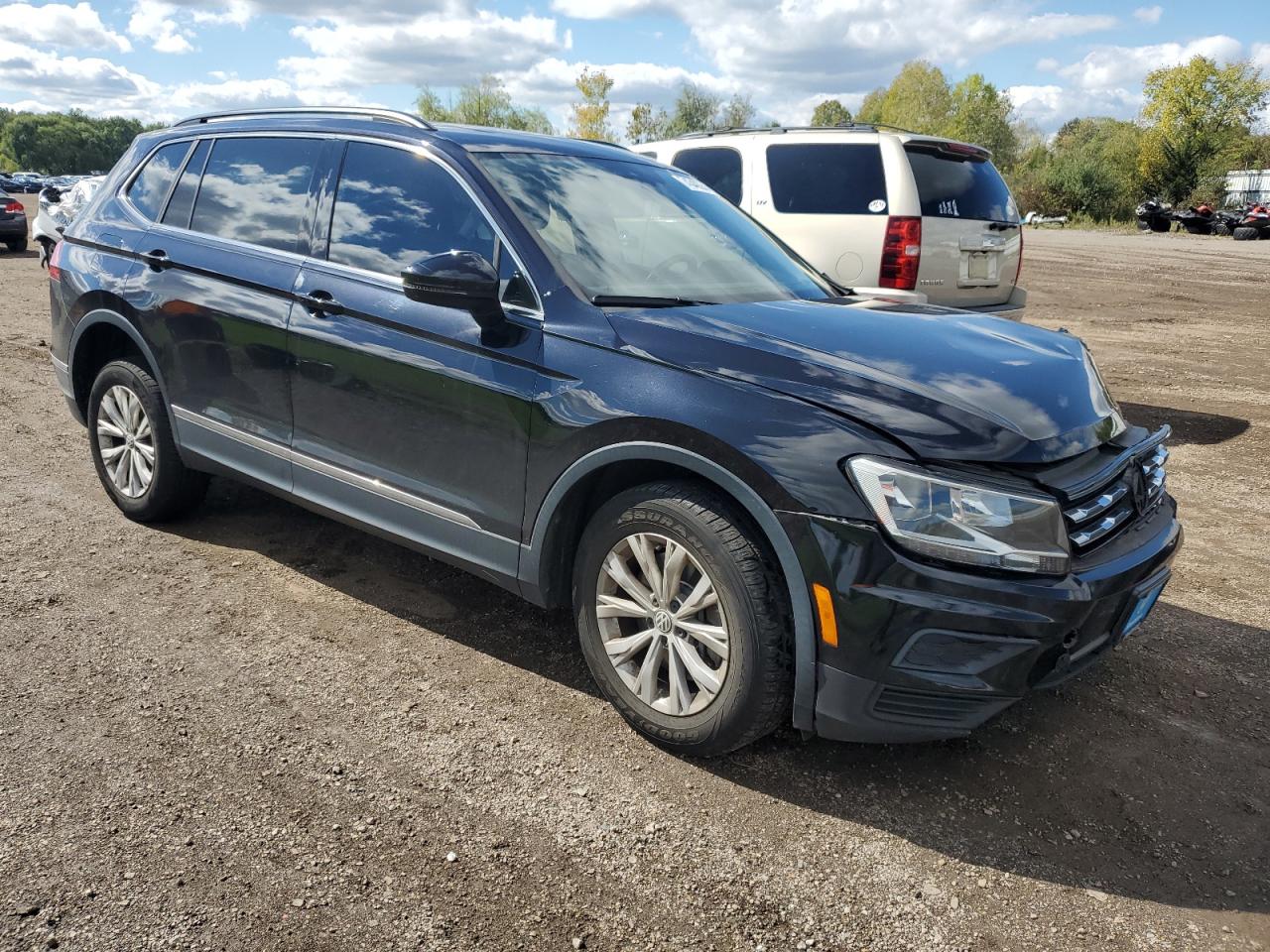 3VV2B7AX8JM174776 2018 Volkswagen Tiguan Se