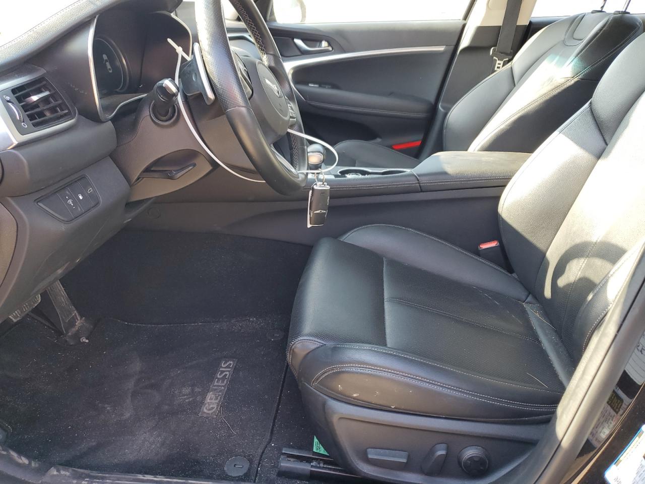 2022 Genesis G70 - Image 7
