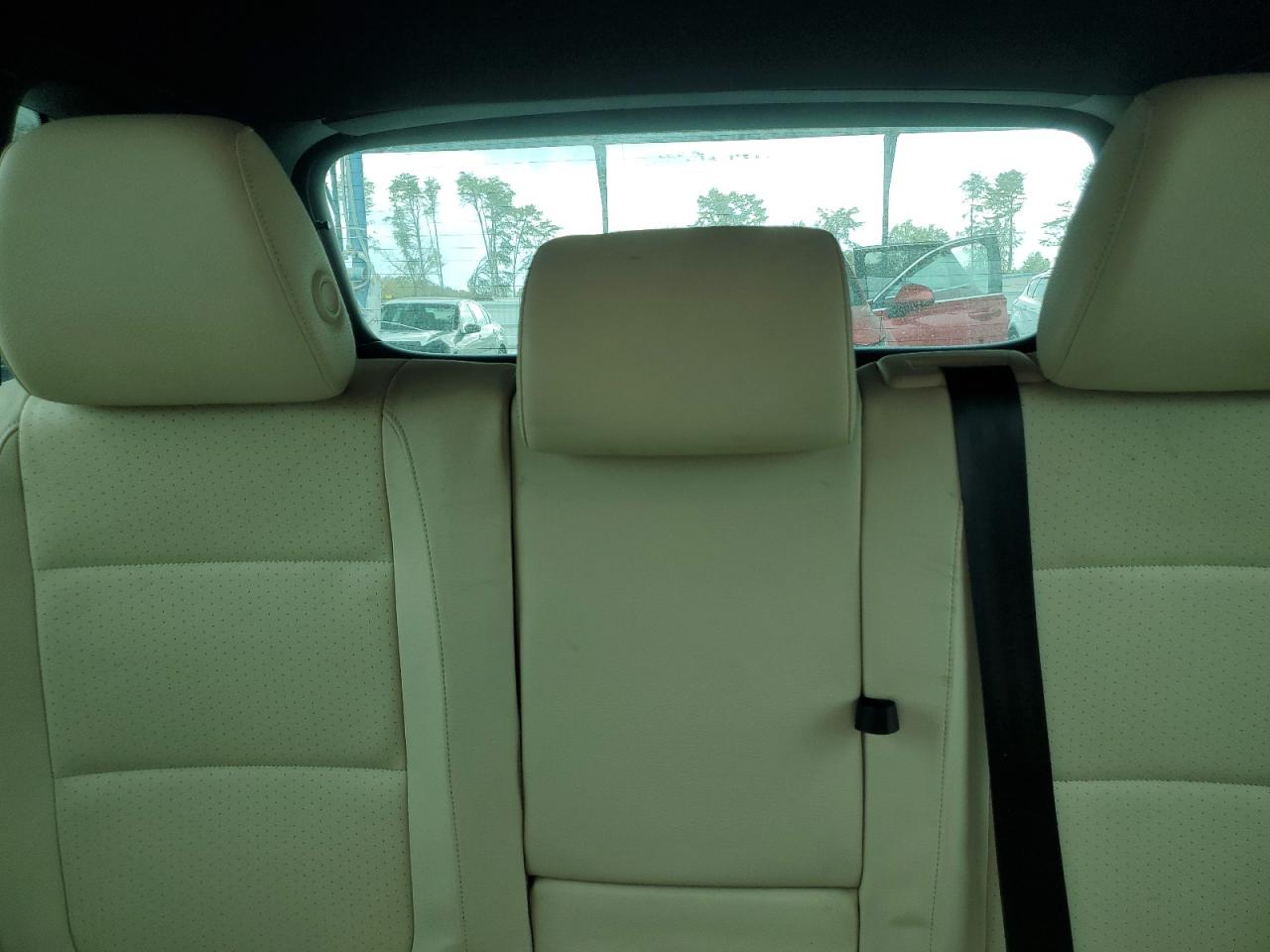 2016 Volkswagen Tiguan - Image 10