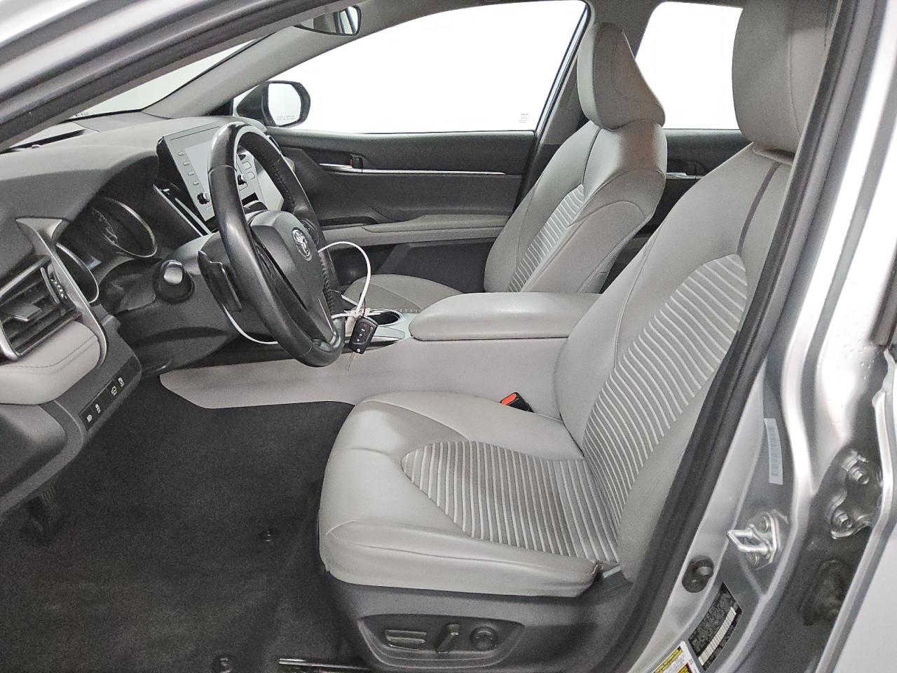 2022 Toyota Camry - Image 7