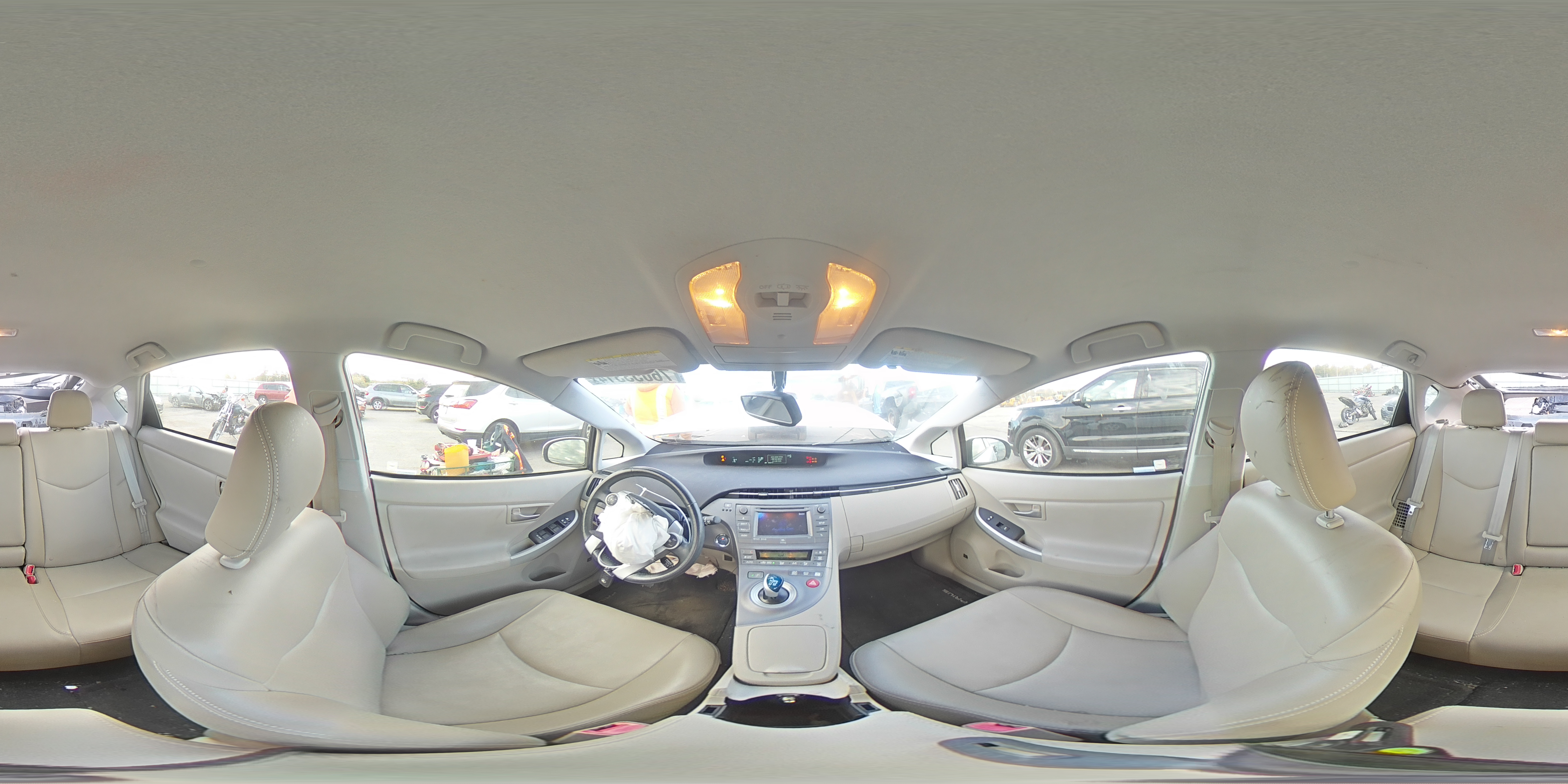 2013 Toyota Prius - Image 13