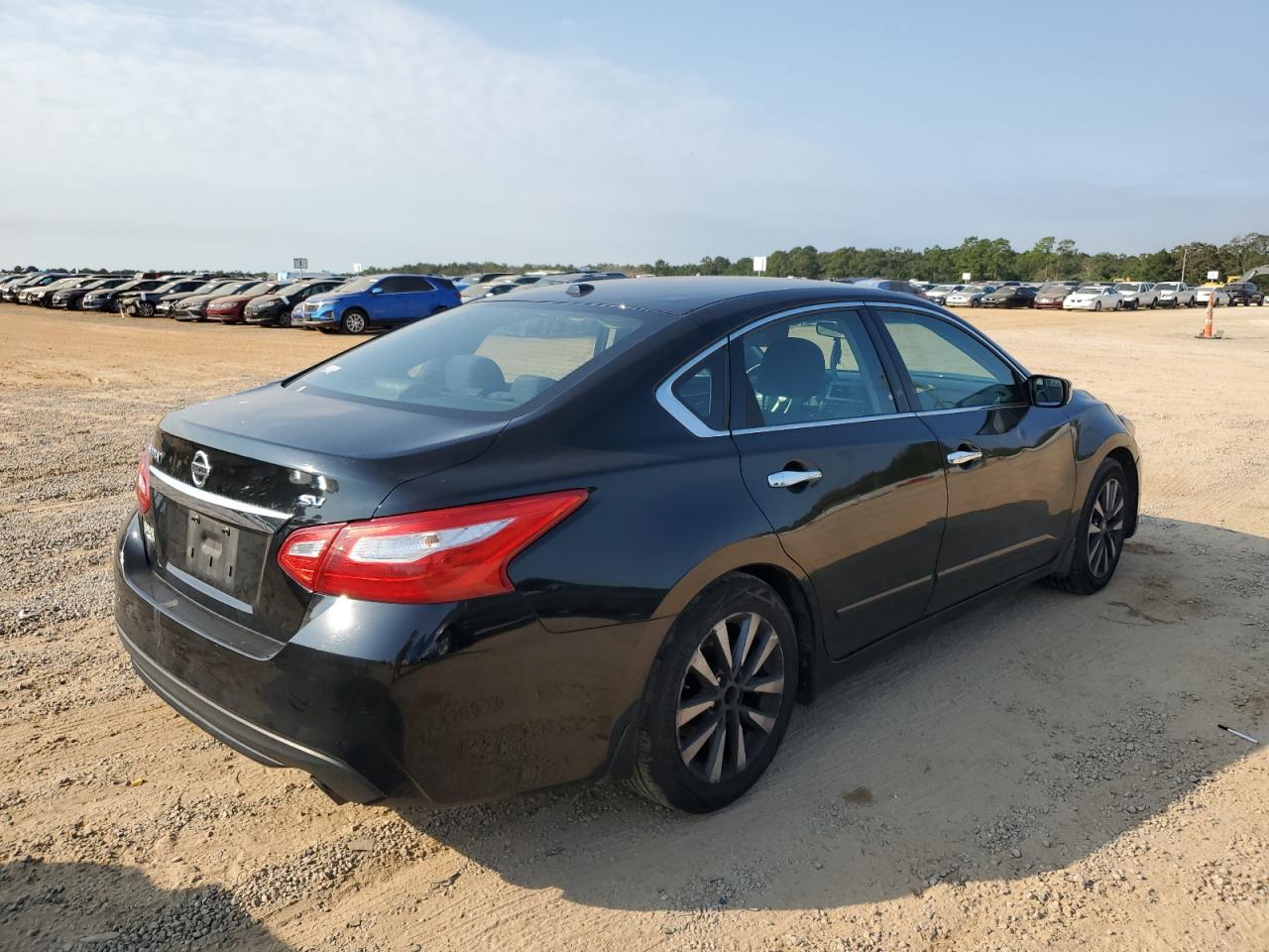 2016 Nissan Altima - Image 3