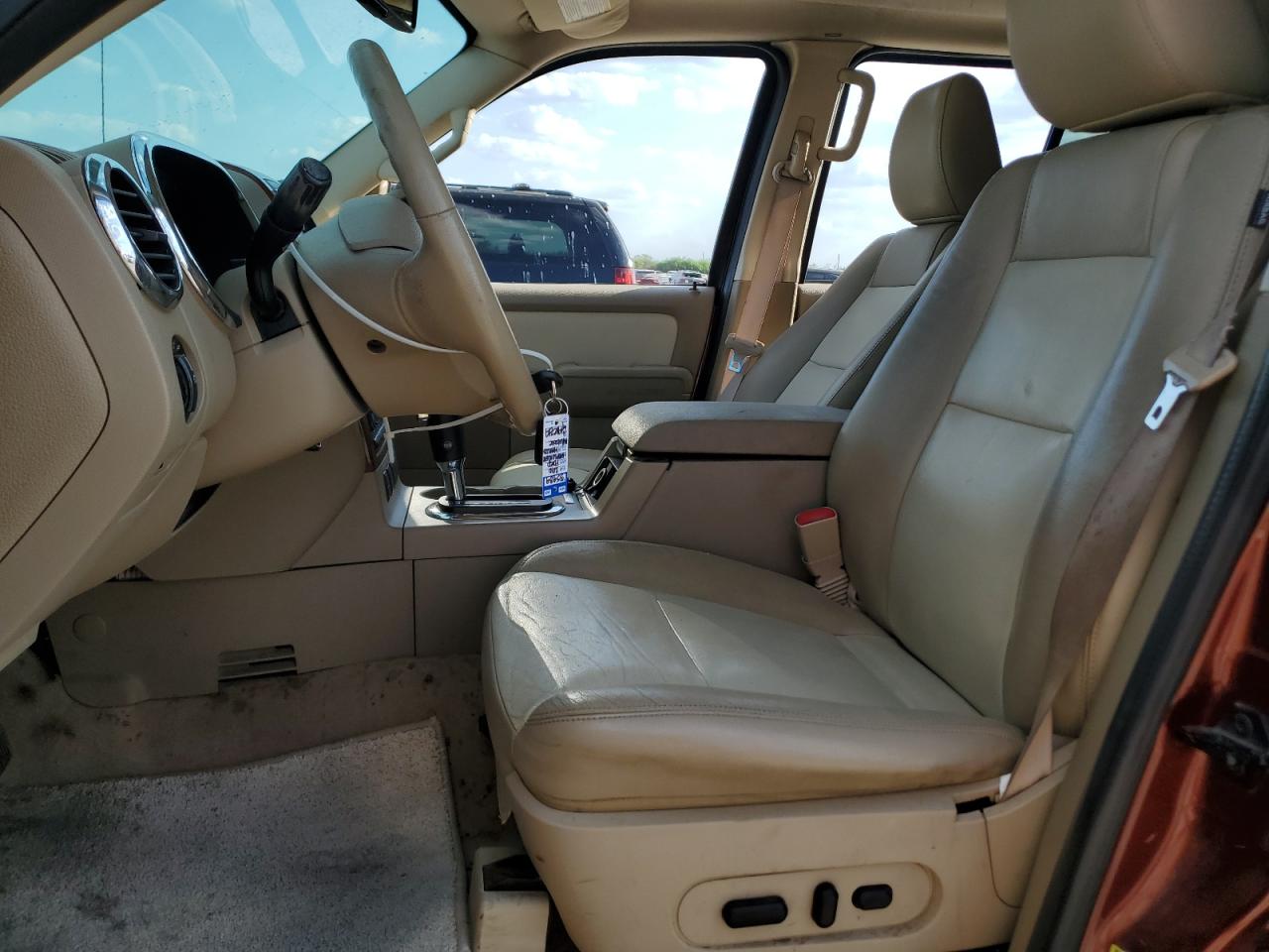 2010 Ford Explorer - Image 7