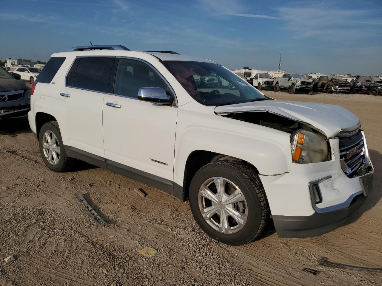 2016 GMC Terrain - Image 4