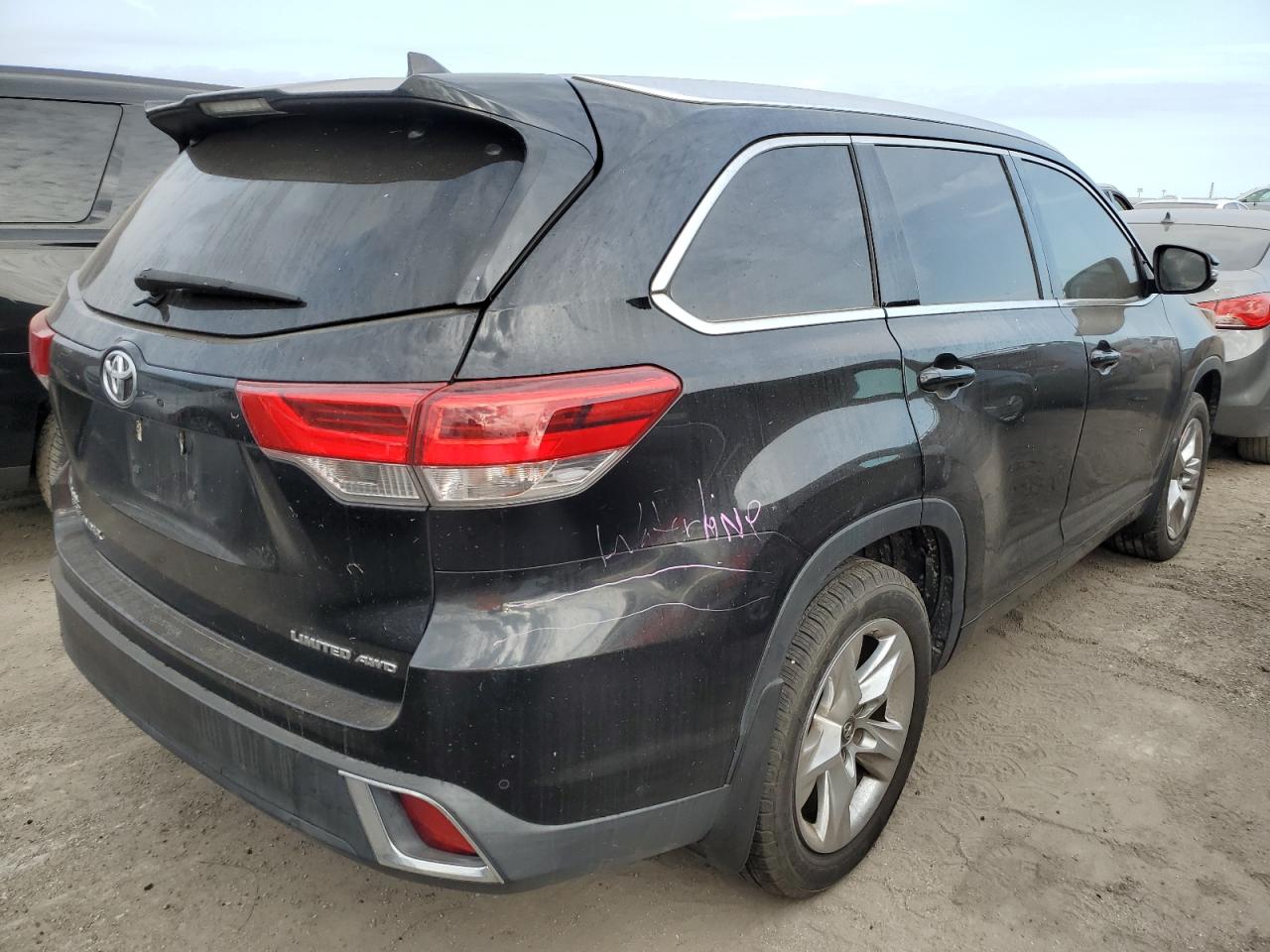 2019 Toyota Highlander - Image 3