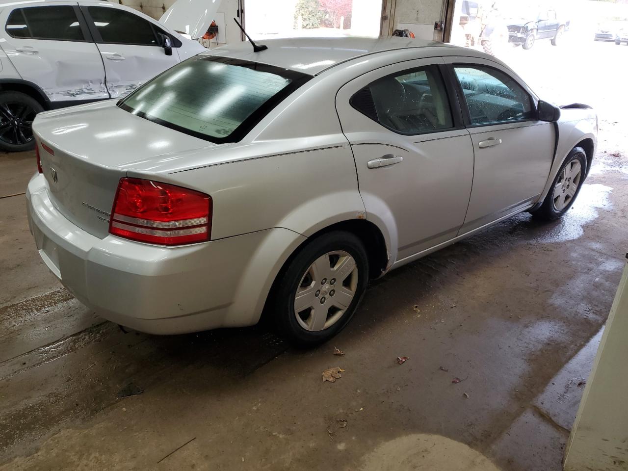2010 Dodge Avenger - Image 3