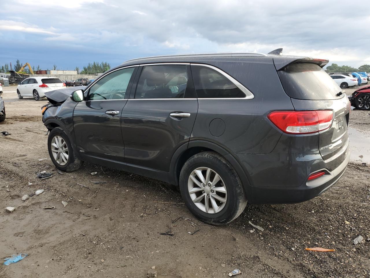 2017 Kia Sorento - Image 2
