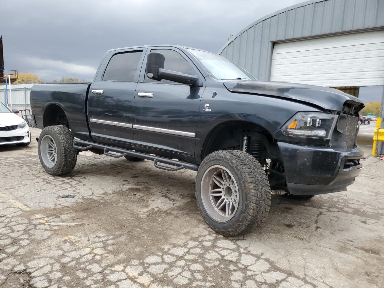 2015 RAM 2500 - Image 4