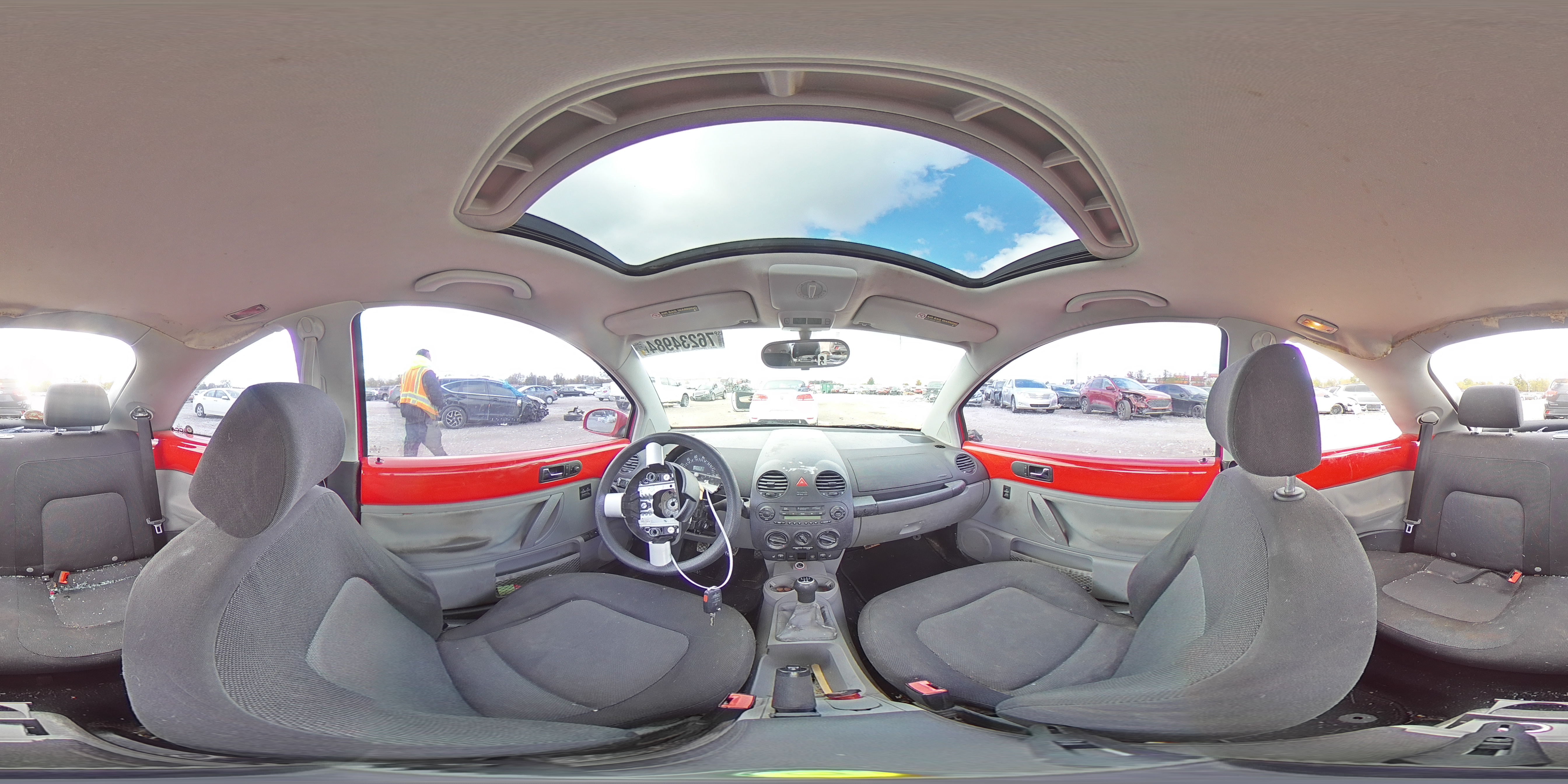 2004 Volkswagen Beetle - Image 12