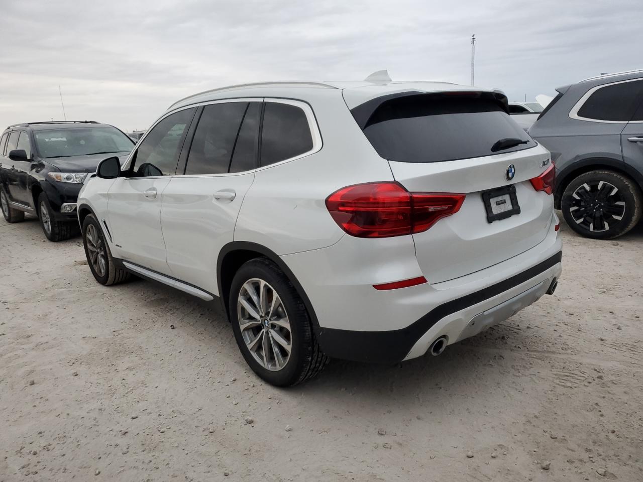 5UXTR9C50JLD62507 2018 BMW X3 - Image 2