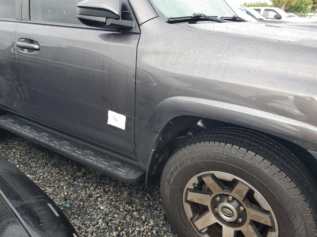 VIN JTEBU5JR7J5572397 2018 TOYOTA 4RUNNER no.13