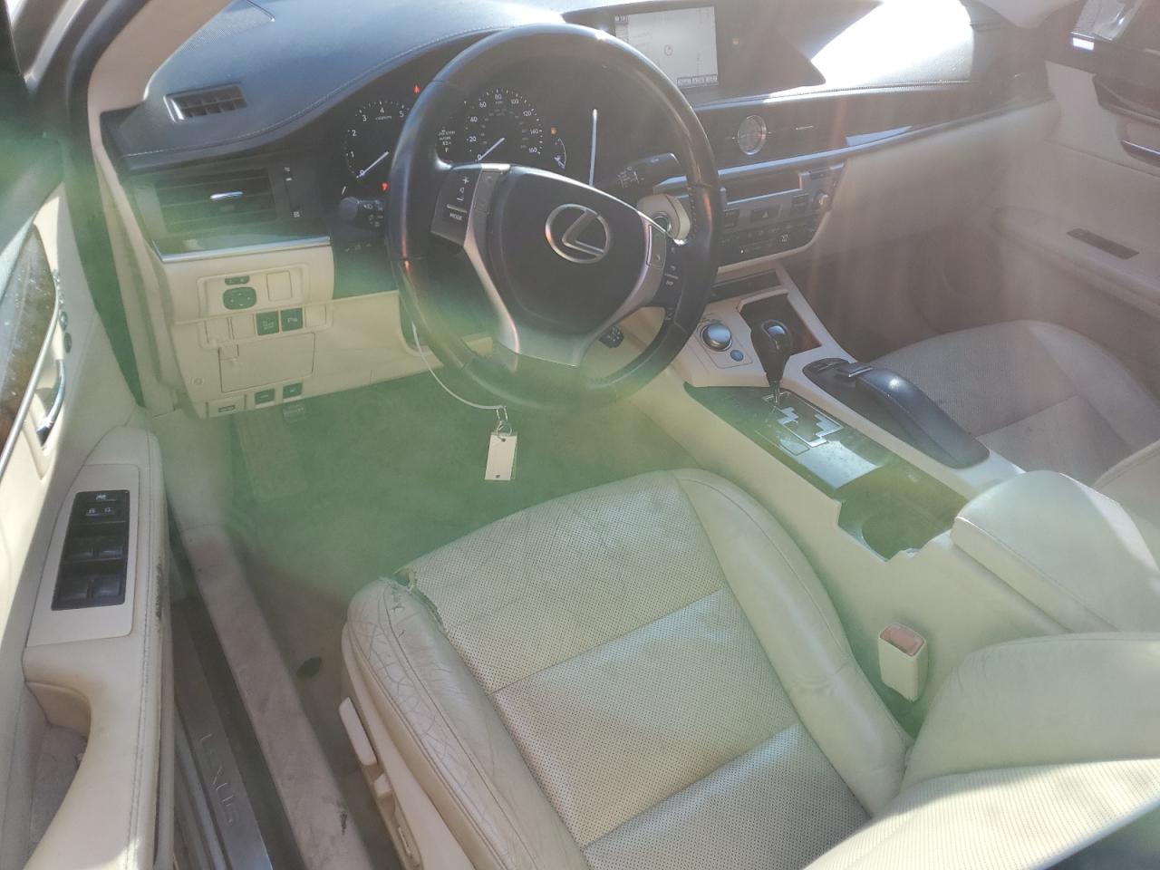 2013 Lexus ES - Image 8