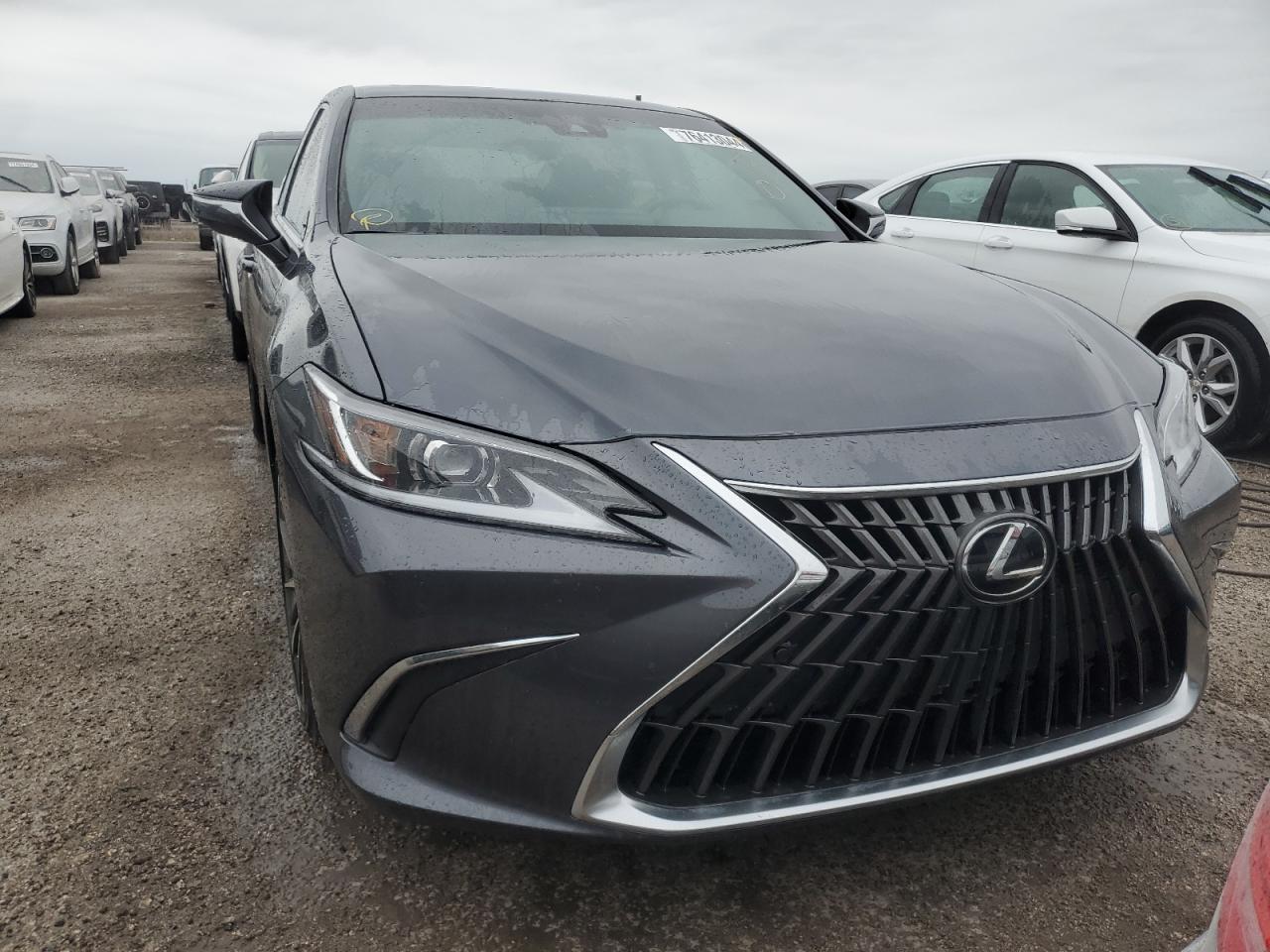 2022 Lexus ES - Image 5