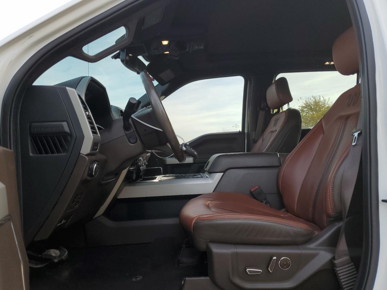 2020 Ford F450 - Image 7