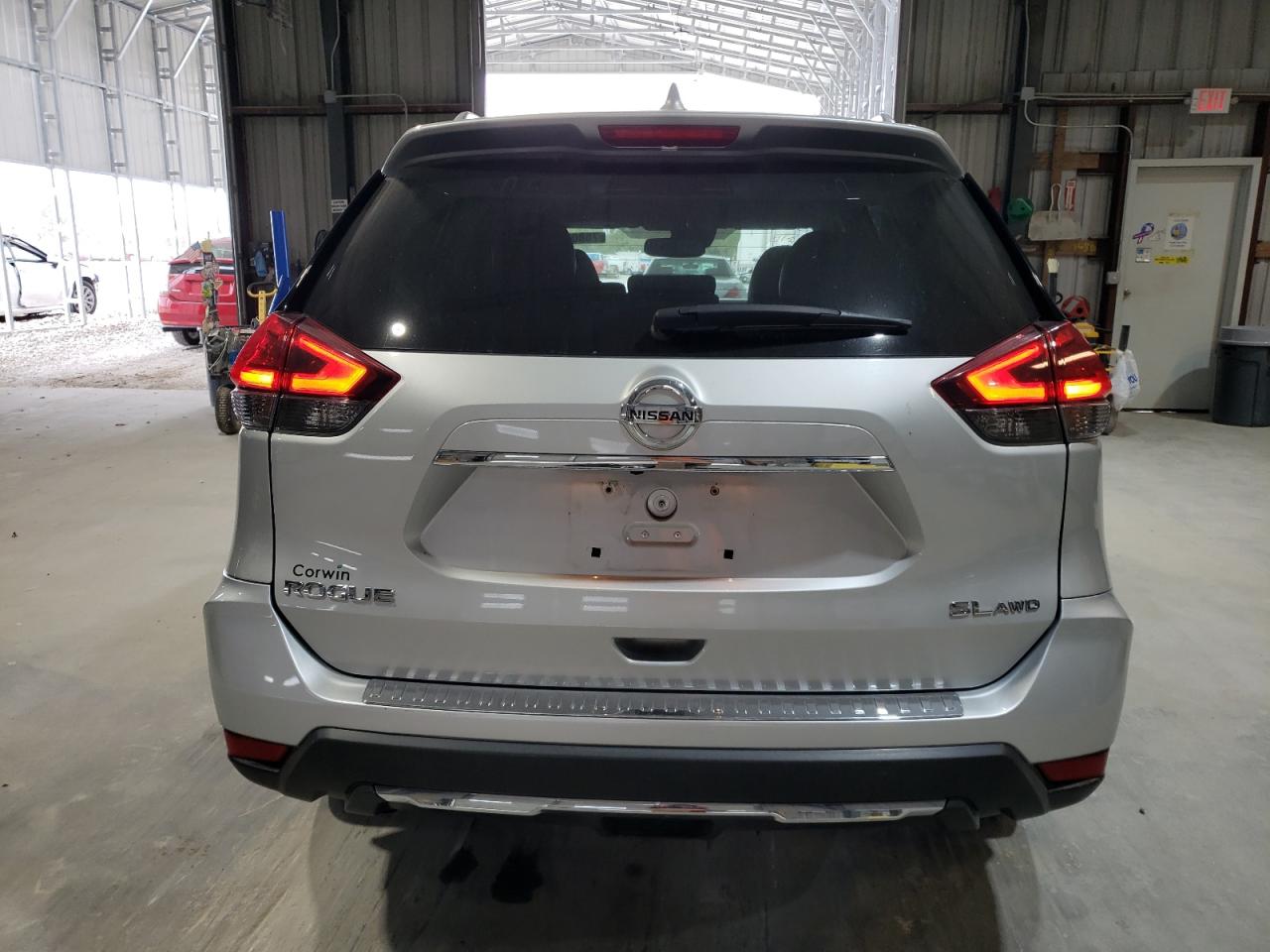 2017 Nissan Rogue - Image 6