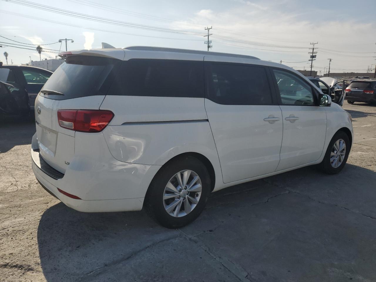 2015 Kia Sedona - Image 3