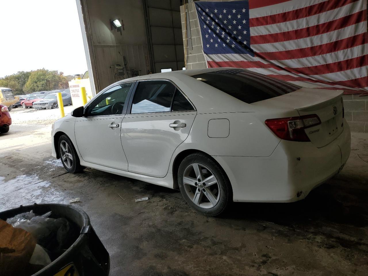 2014 Toyota Camry - Image 2