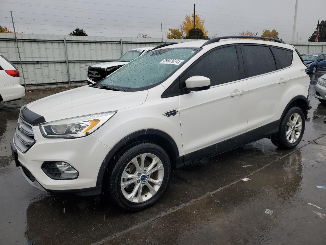 VIN 1FMCU9HD2JUB25195 2018 FORD ESCAPE no.1