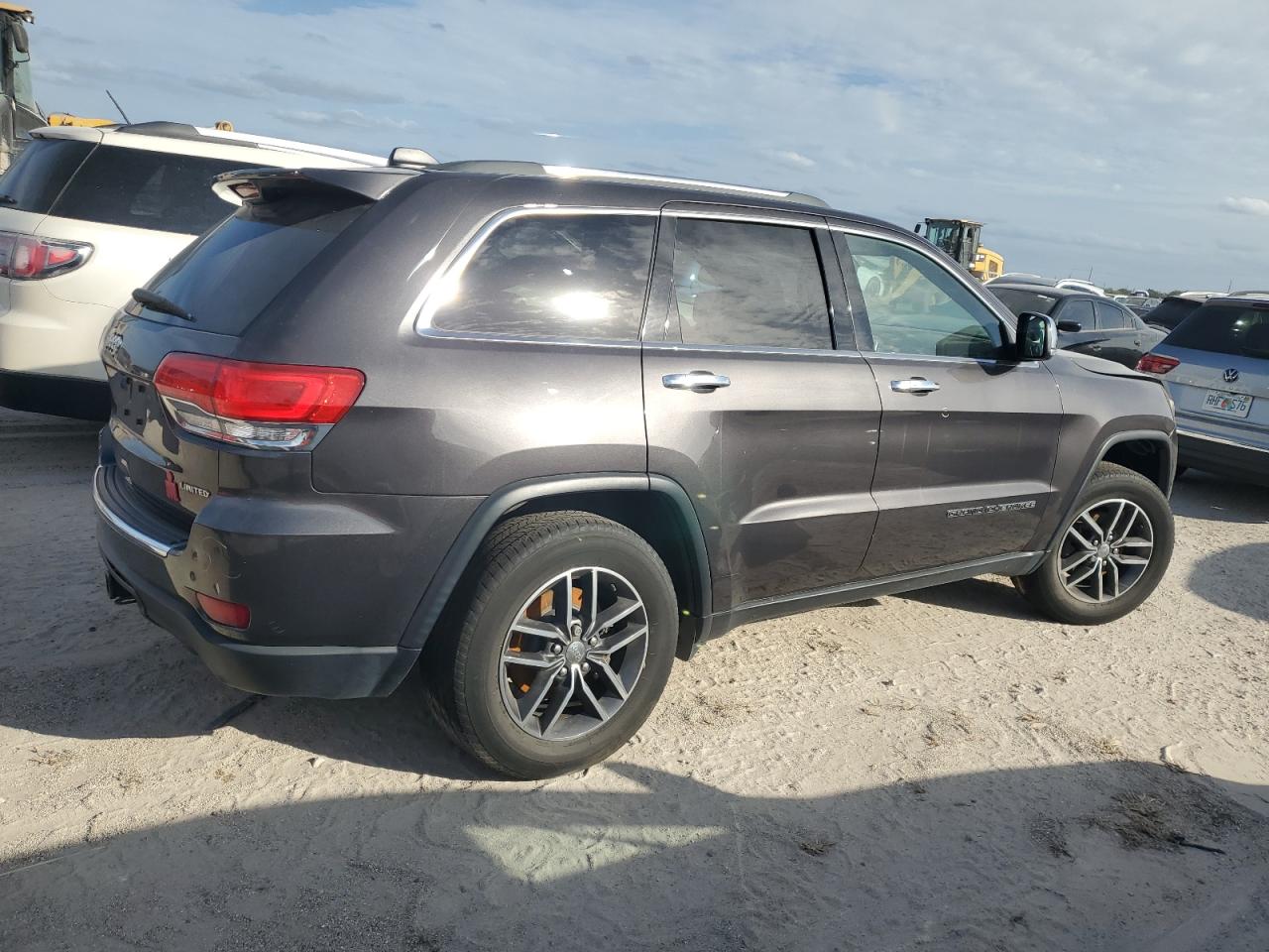 2018 Jeep Grand Cherokee - Image 3
