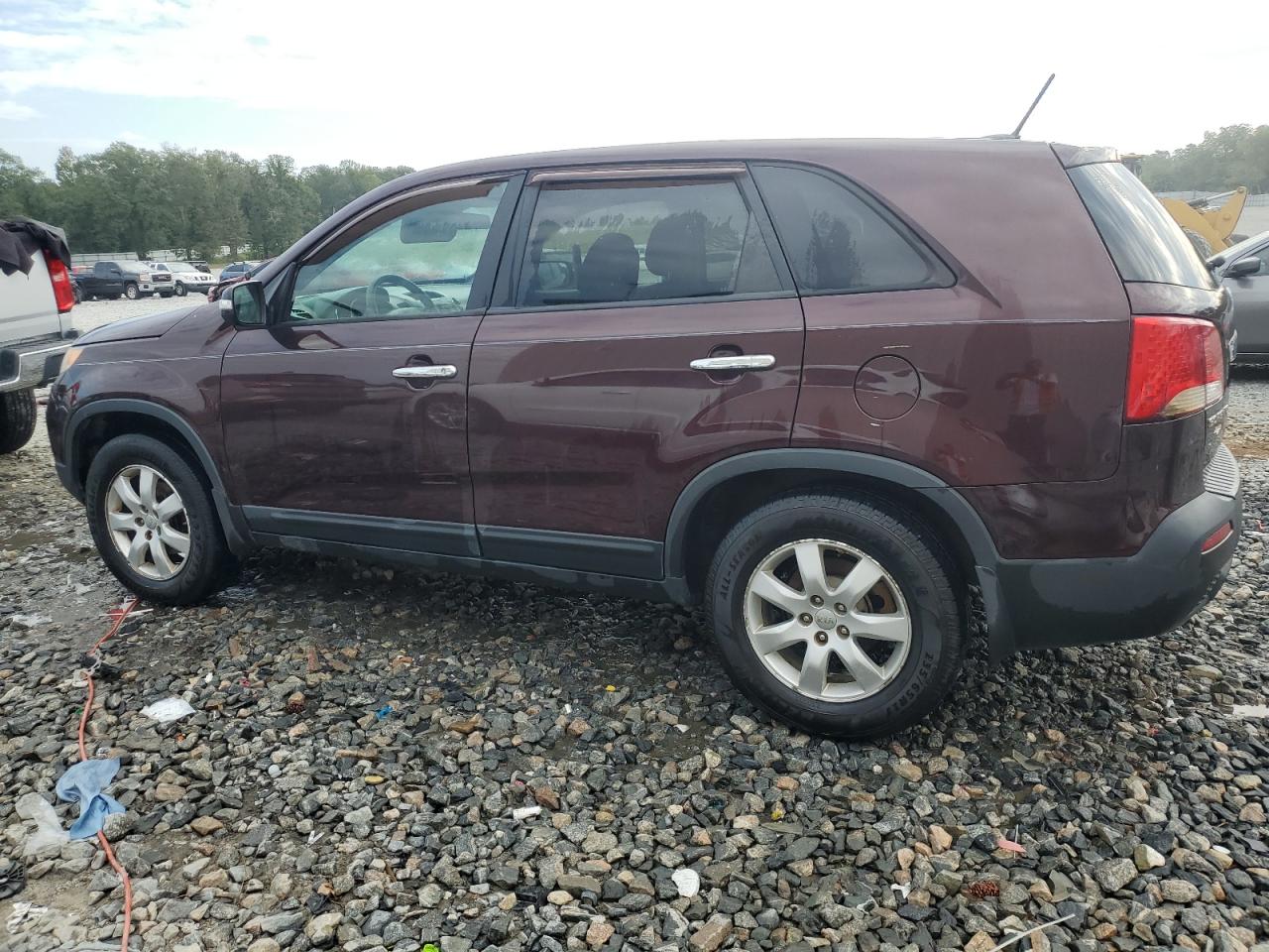 VIN 5XYKT3A1XDG376956 2013 KIA SORENTO no.2