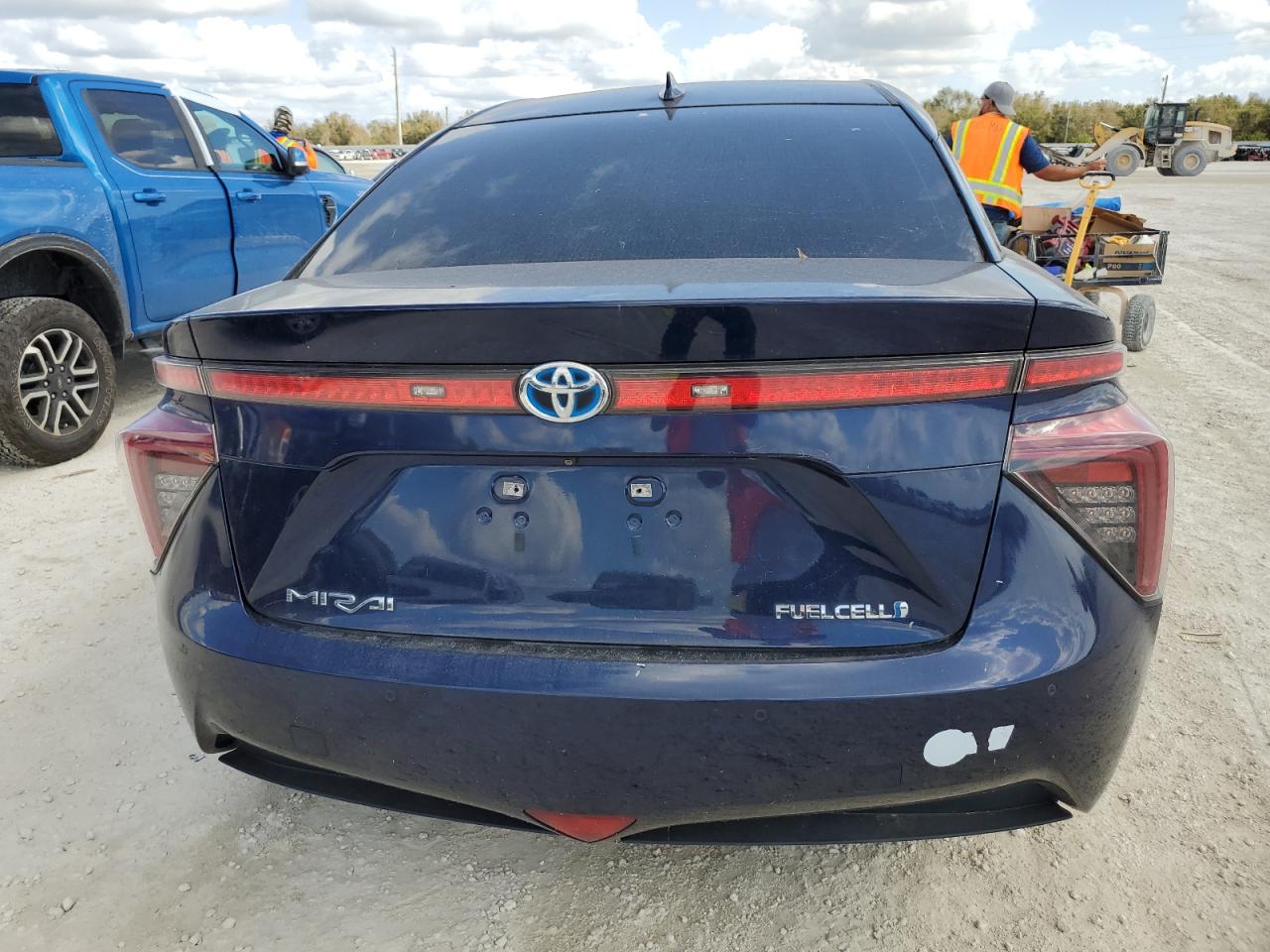 VIN JTDBVRBD1HA001095 2017 TOYOTA MIRAI no.6