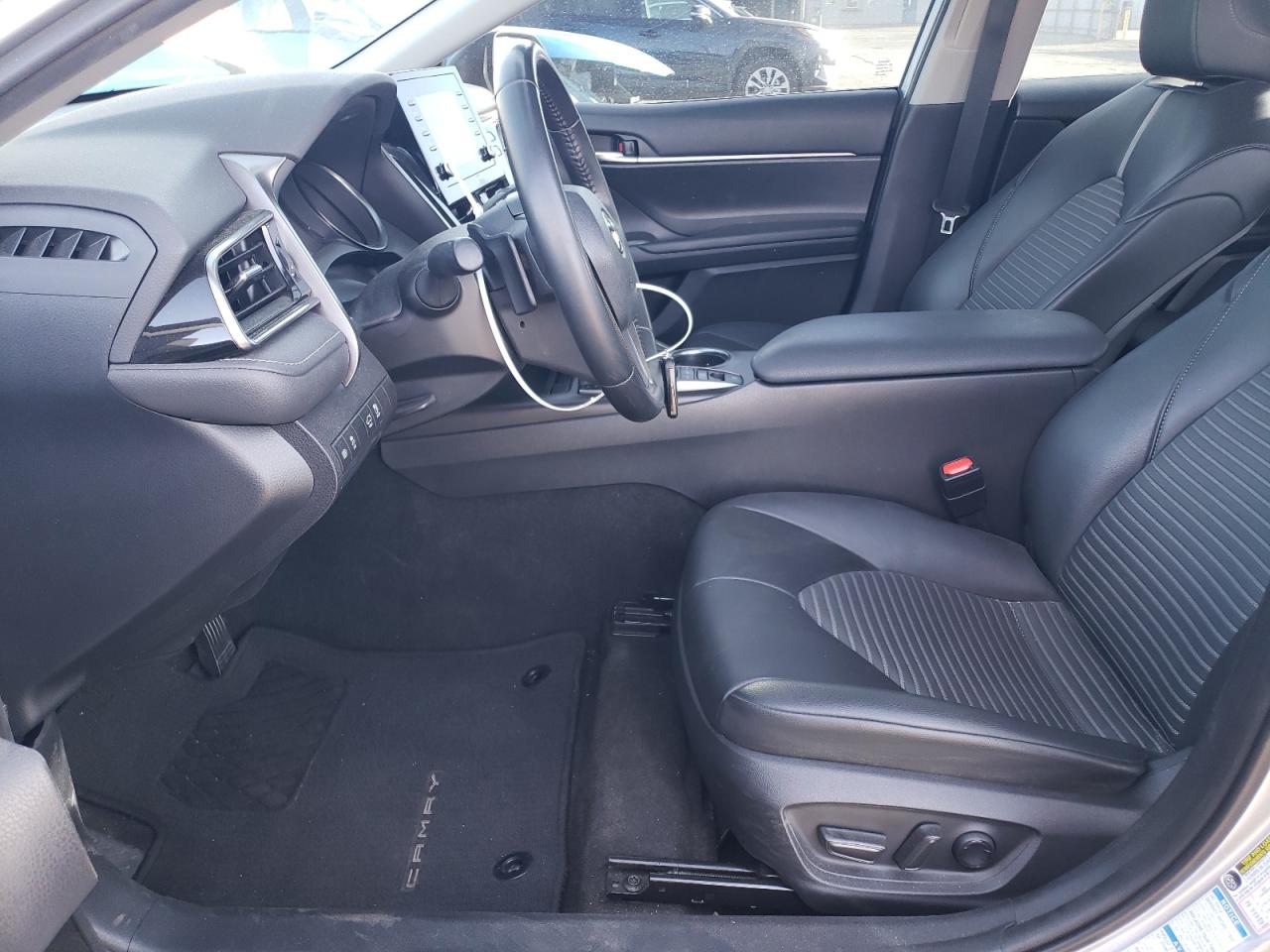 2022 Toyota Camry - Image 7