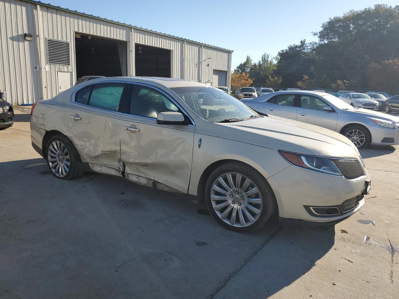 2015 Lincoln MKS - Image 4