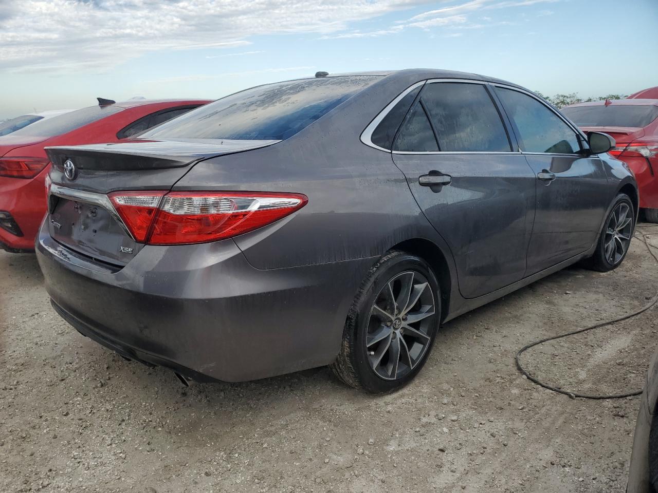 VIN 4T1BF1FK9GU204459 2016 TOYOTA CAMRY no.3