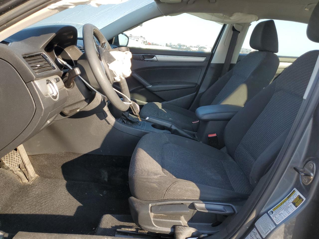 2016 Volkswagen Passat - Image 7