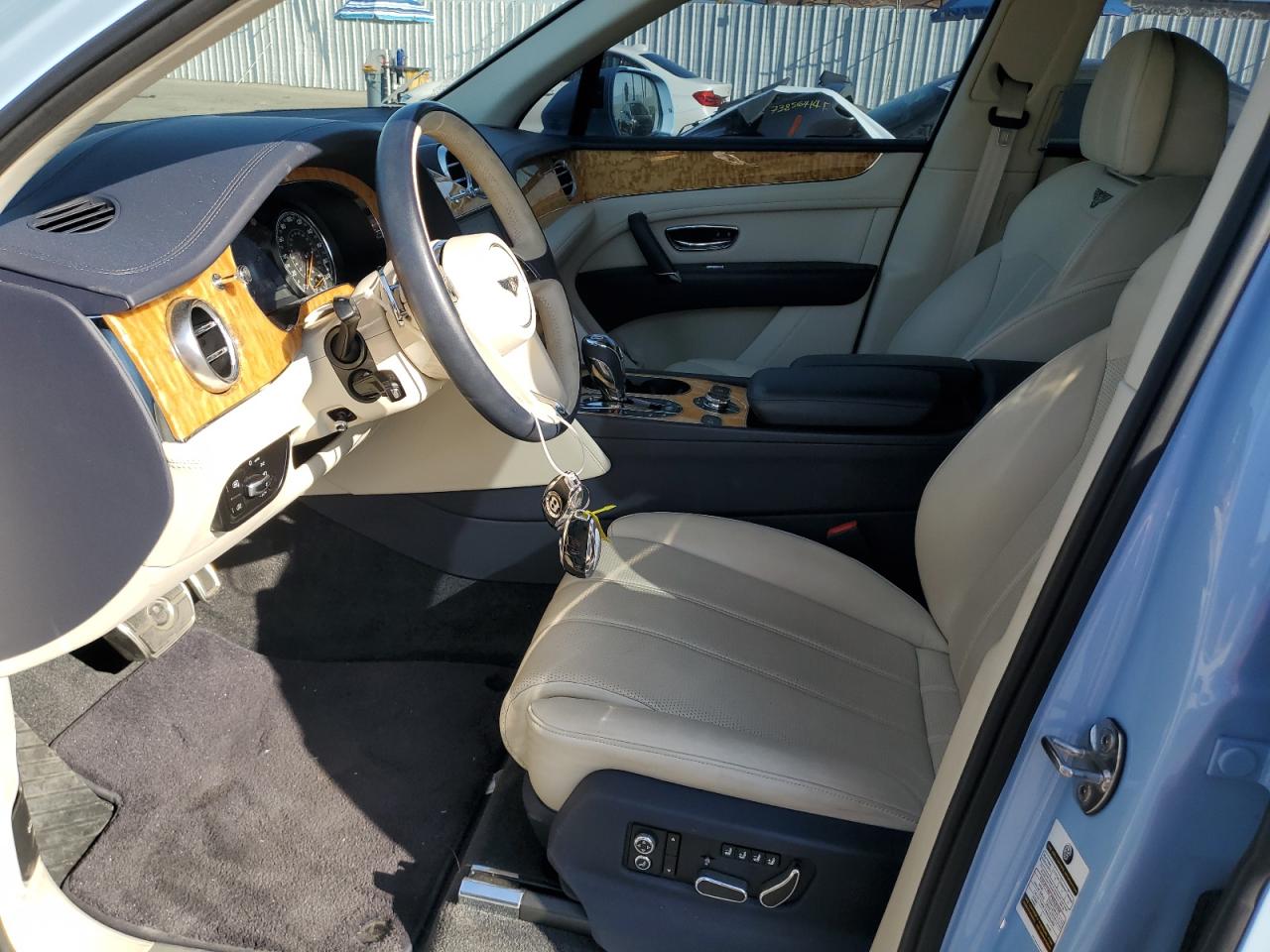 SJAAM2ZV9KC026988 2019 Bentley Bentayga