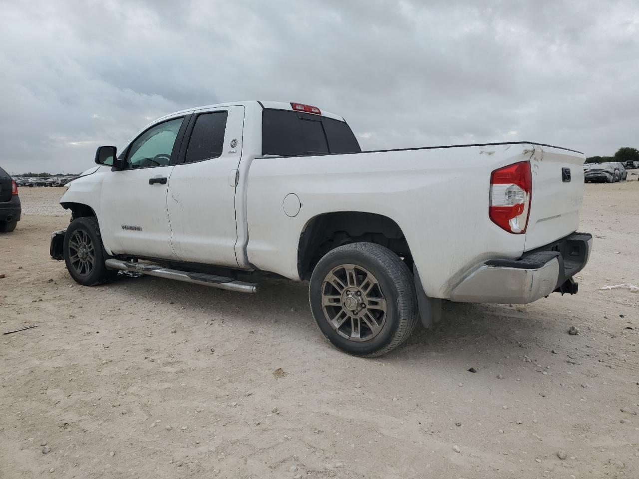 2014 Toyota Tundra - Image 2
