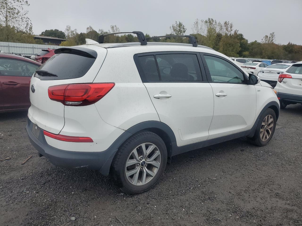 VIN KNDPBCAC0F7776244 2015 KIA SPORTAGE no.3