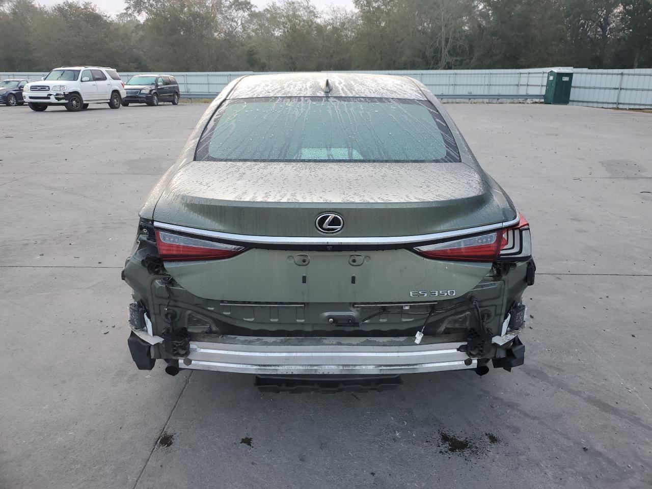 2020 Lexus ES - Image 6