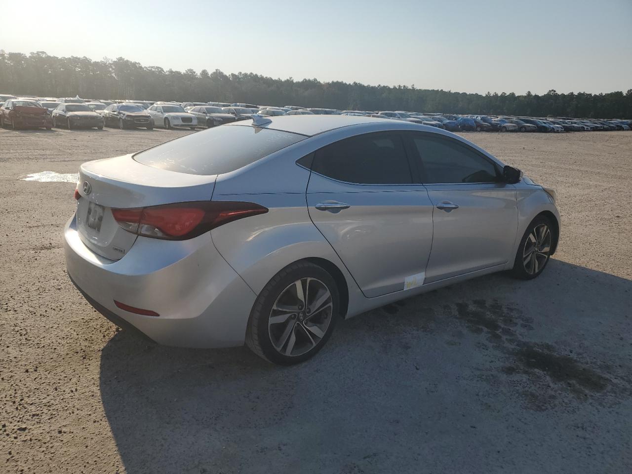 2014 Hyundai Elantra - Image 3