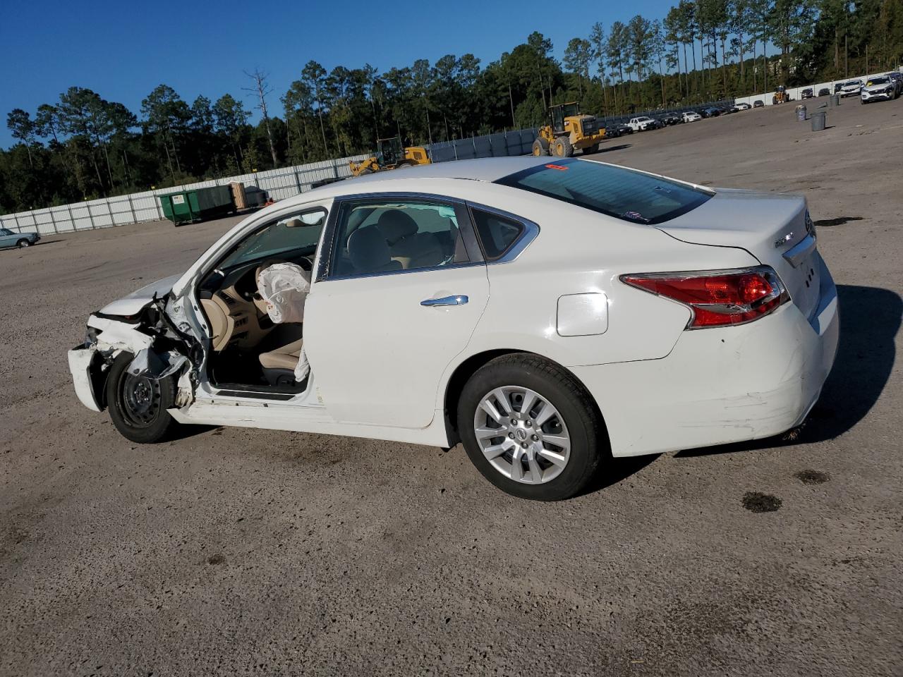 2015 Nissan Altima - Image 2
