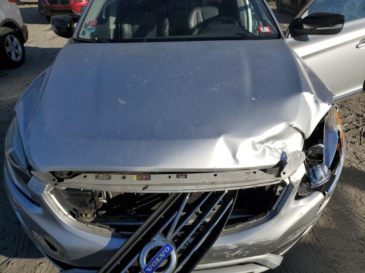 2017 Volvo XC60 - Image 12