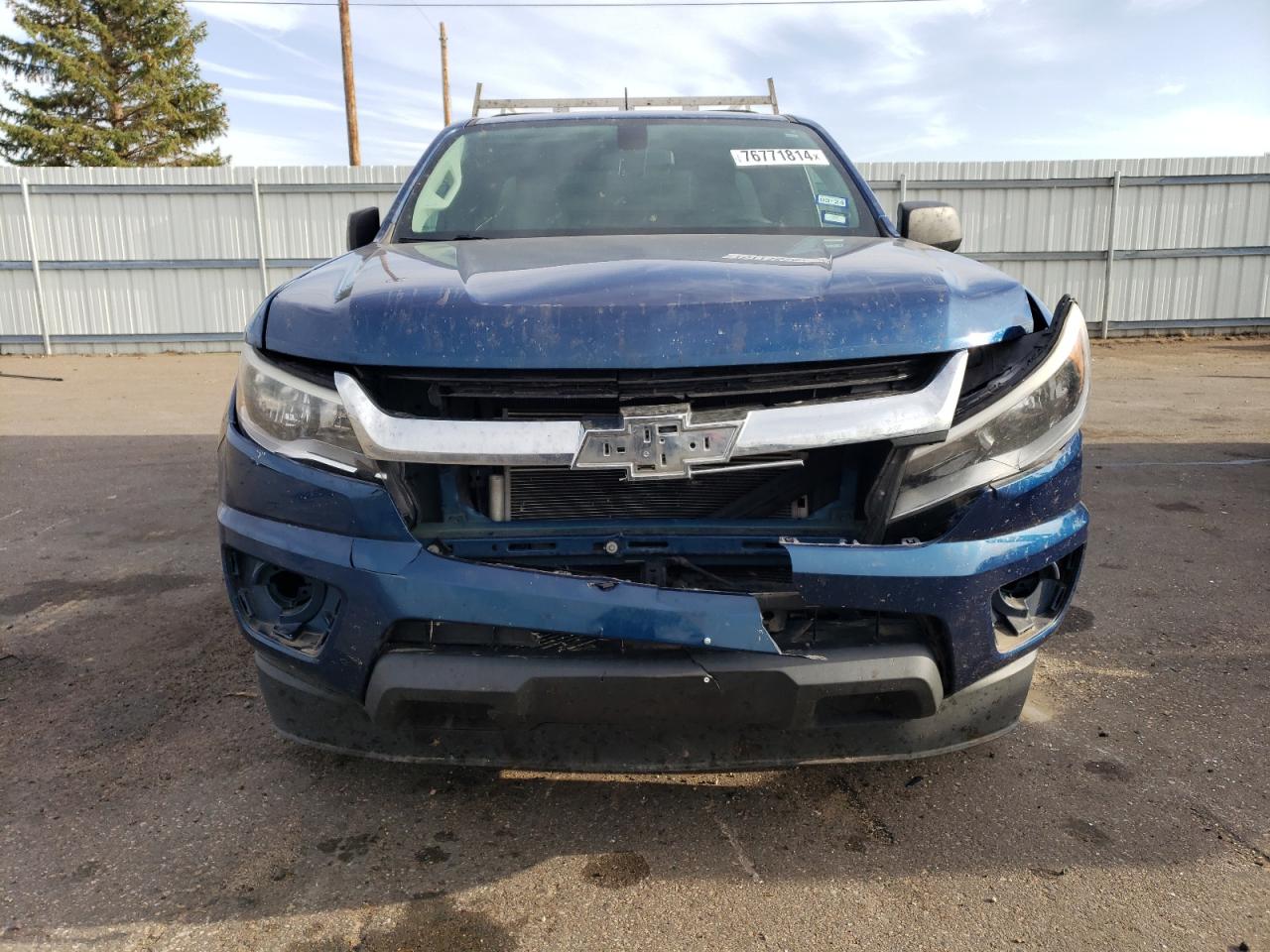 VIN 1GCHSBEAXK1225114 2019 CHEVROLET COLORADO no.5