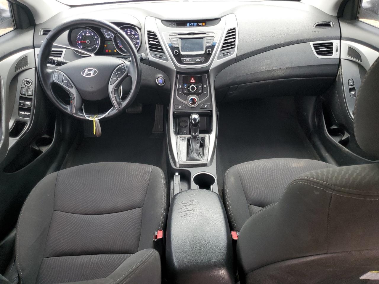 2016 Hyundai Elantra - Image 8