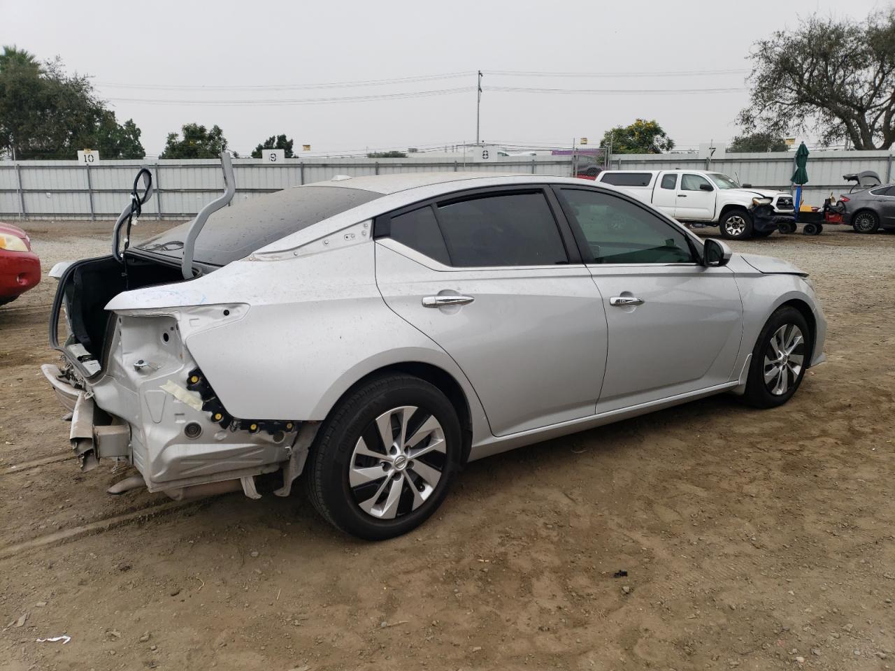 2020 Nissan Altima - Image 3