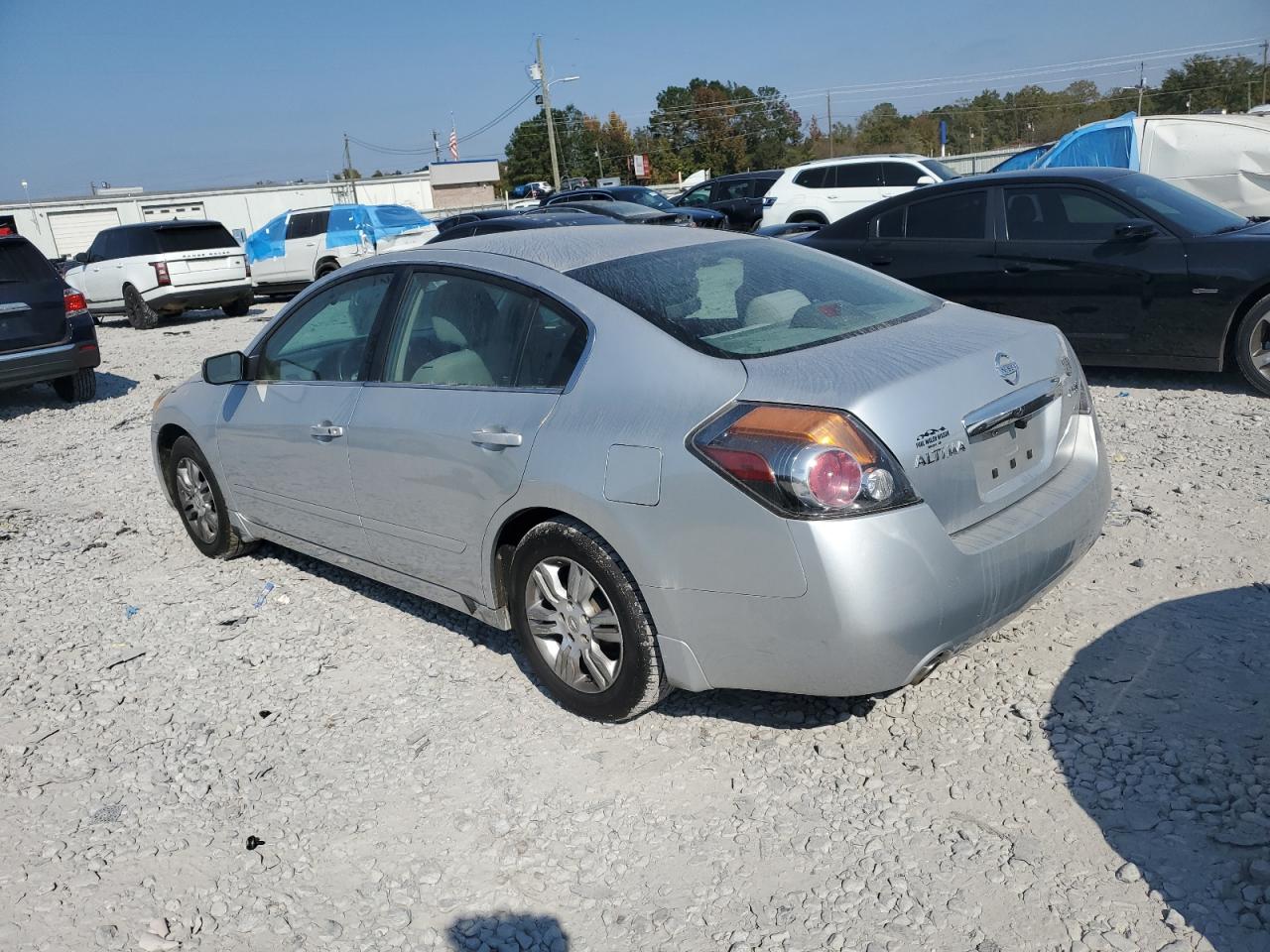 2010 Nissan Altima - Image 2