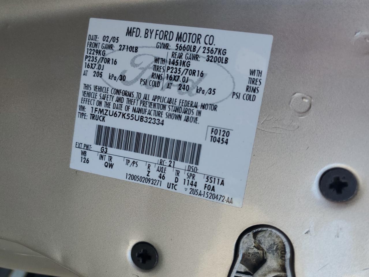 2005 Ford Explorer - Image 12