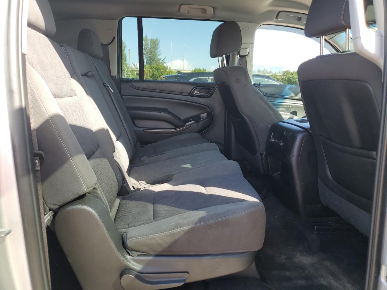 2015 Chevrolet Suburban - Image 11