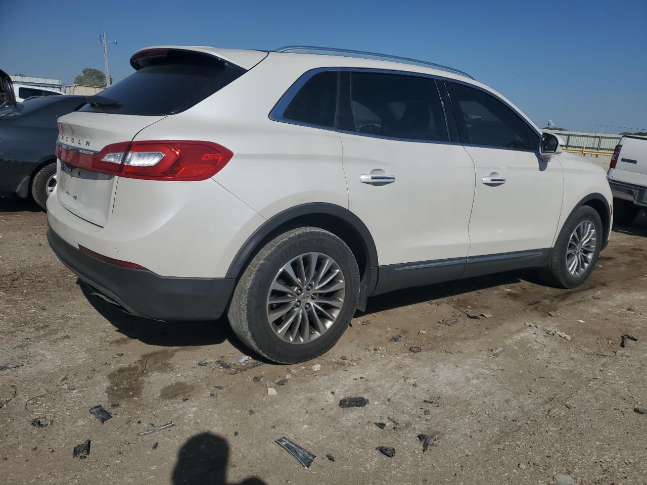2016 Lincoln MKX - Image 3