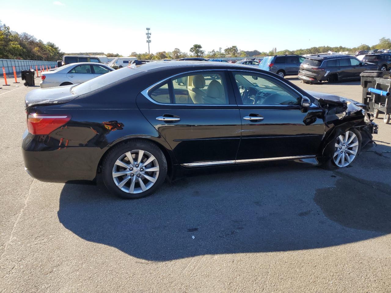2012 Lexus LS - Image 3