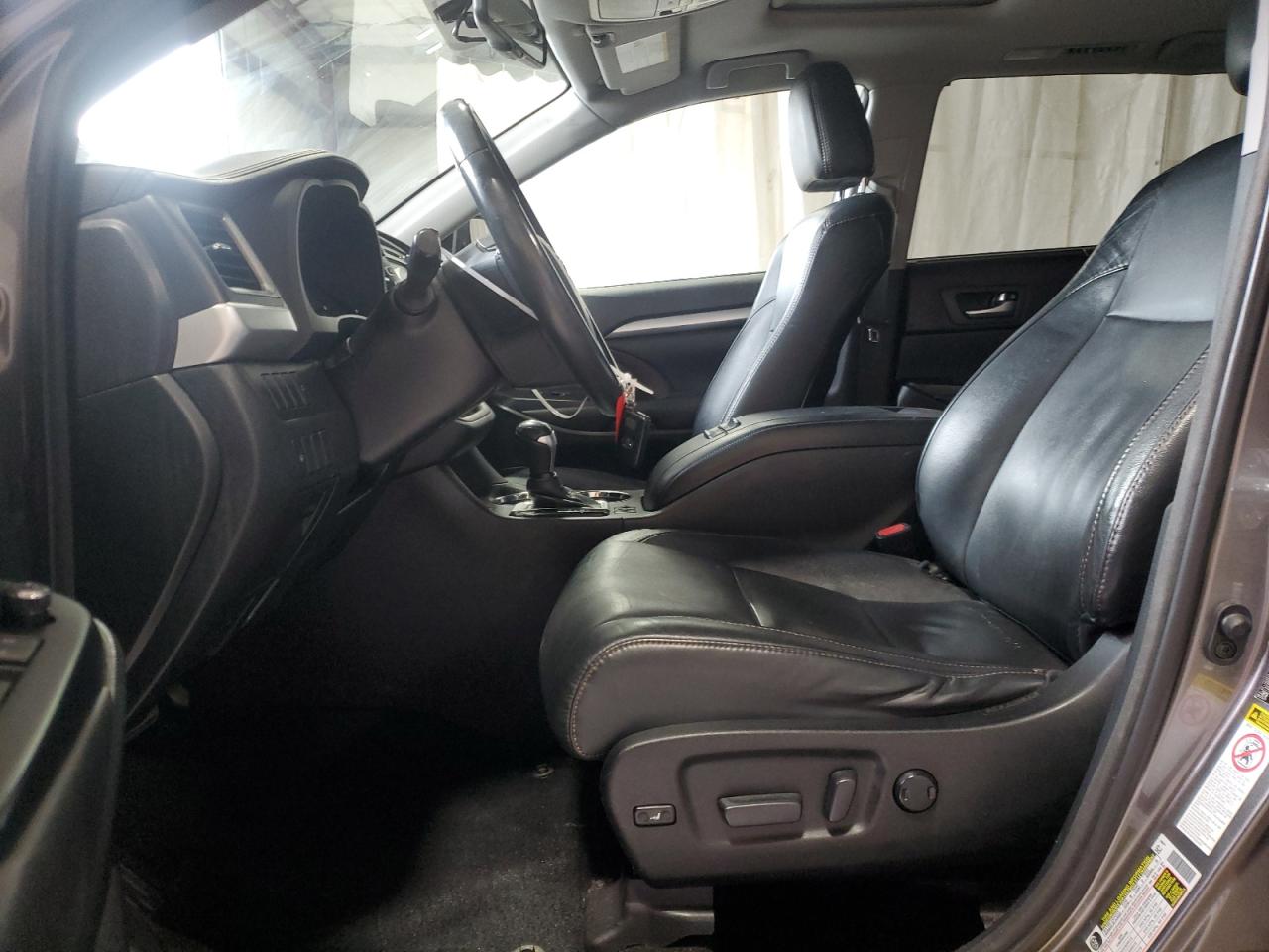 2016 Toyota Highlander - Image 7