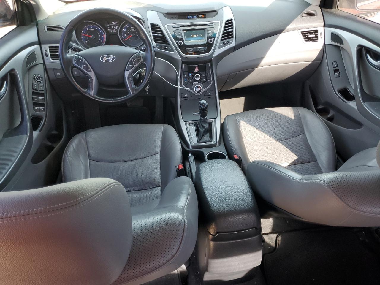 2015 Hyundai Elantra - Image 8