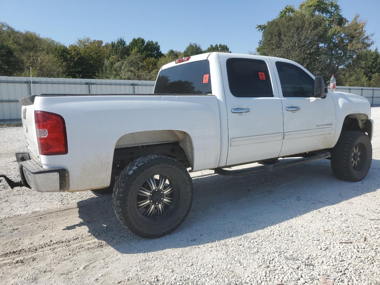 2011 Chevrolet Silverado - Image 3