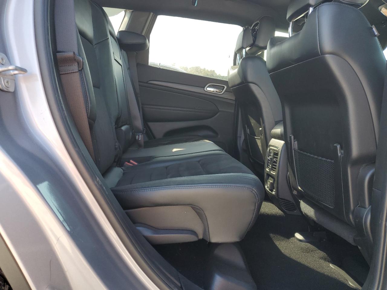 2021 Jeep Grand Cherokee - Image 11