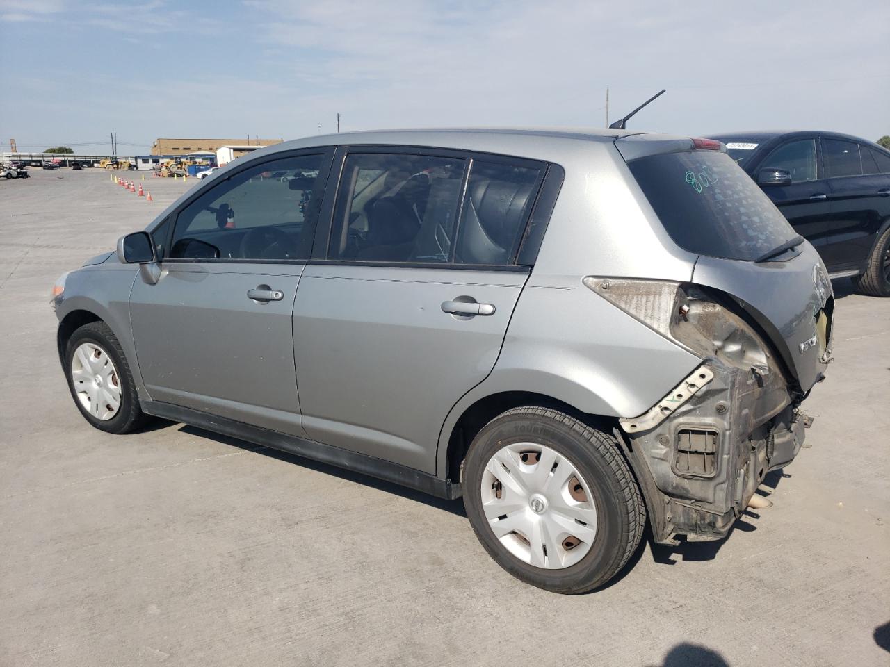 2011 Nissan Versa - Image 2
