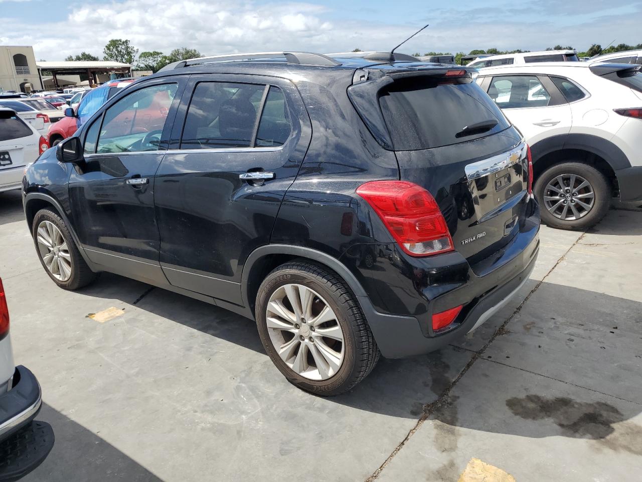 2017 Chevrolet Trax - Image 2